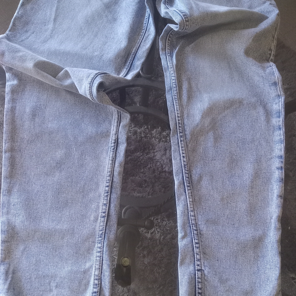 H&M High Rise Light Blue Jeans - Picture 5 of 9